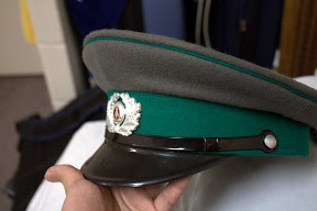 ドイツ民主共和国国境警備隊兵用制帽 | ナイフとパテとニッパーと
